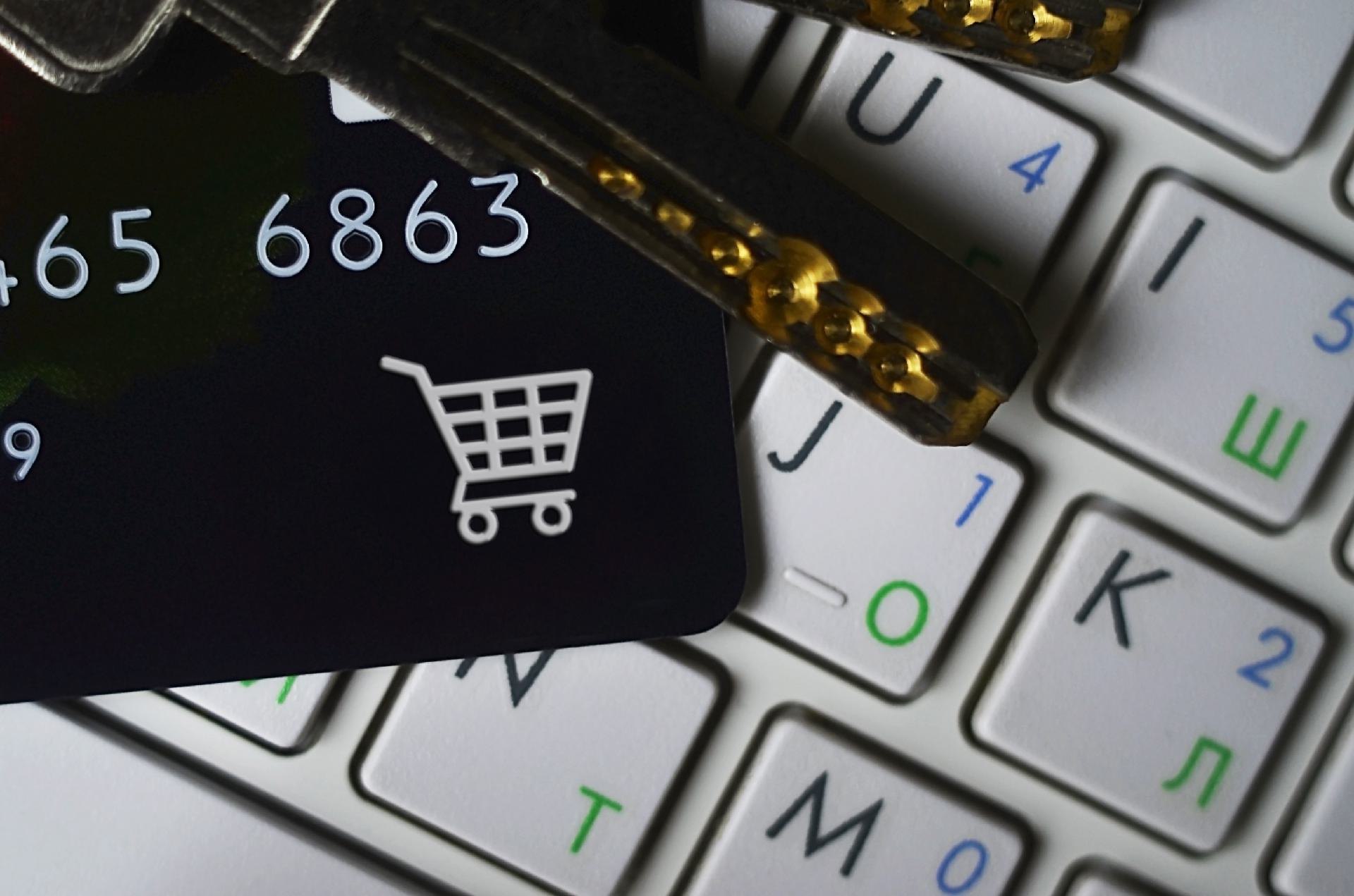 A Shopify order flowing automatically from checkout into Xero and a warehouse system while a retailer watches stock stay in step